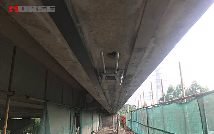 Prestressed CFRP laminate 