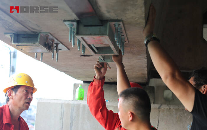 Prestressed Carbon Plate Reinforced Girder Bridge